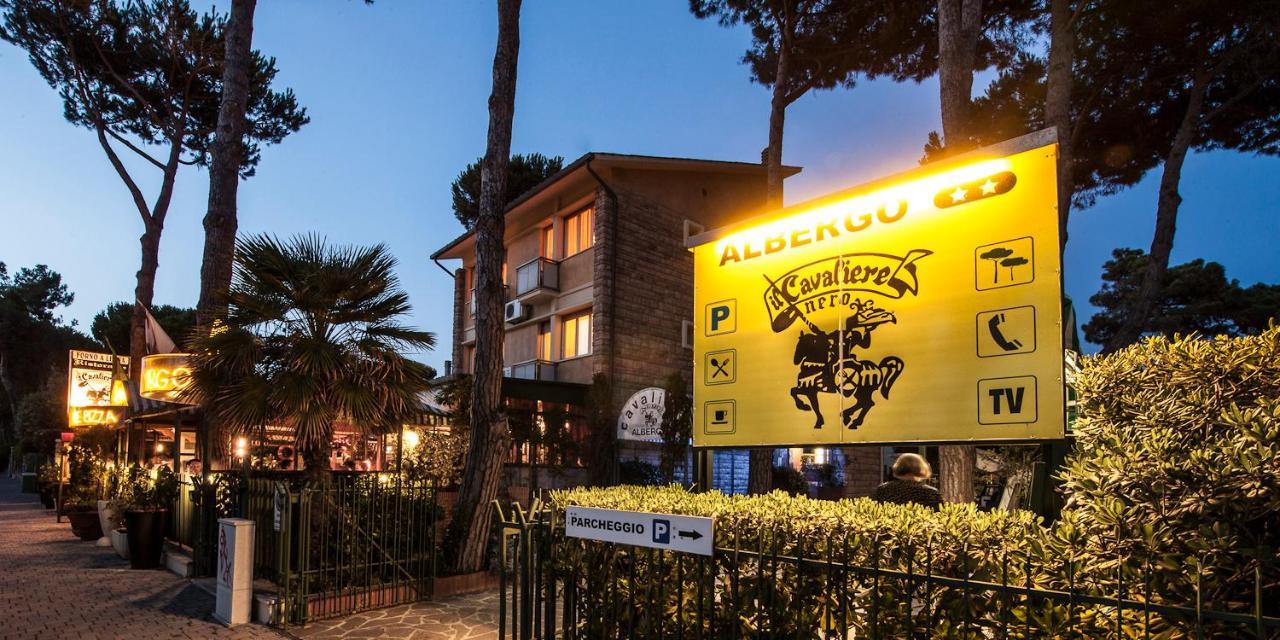 Hotel Il Cavaliere Nero Tirrenia Exterior foto